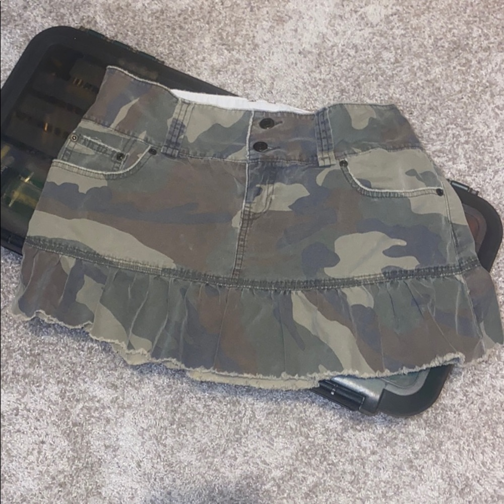 Abercrombie and Finch vintage cargo skirt in Camo